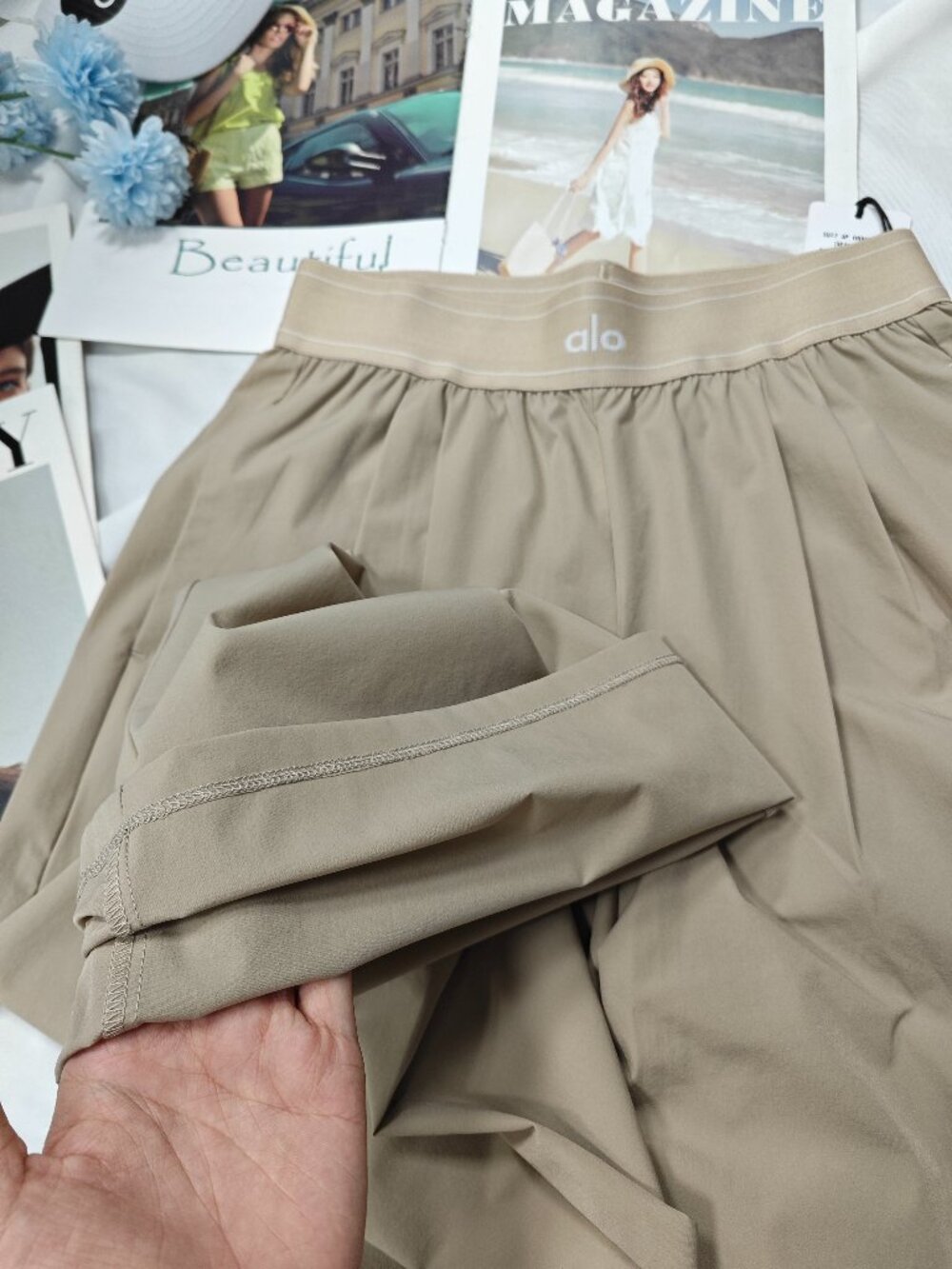💖ALO Yoga Suit Up Trouser Gravel Color NWT（Regular）Quiet luxury pants - Picture 6 of 8